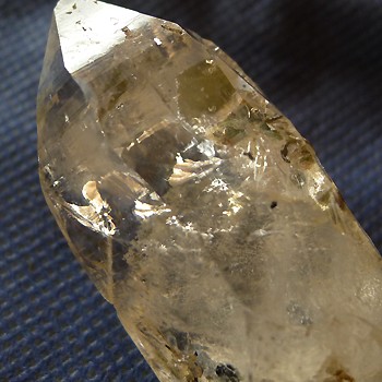ヒマラヤ水晶原石特殊内包物017