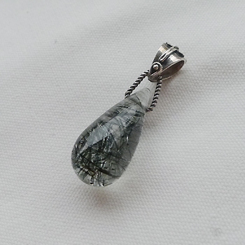 ヒマラヤ水晶ペンダント針金形状内包物066